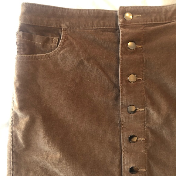 Express Skirt - Picture 3 of 5